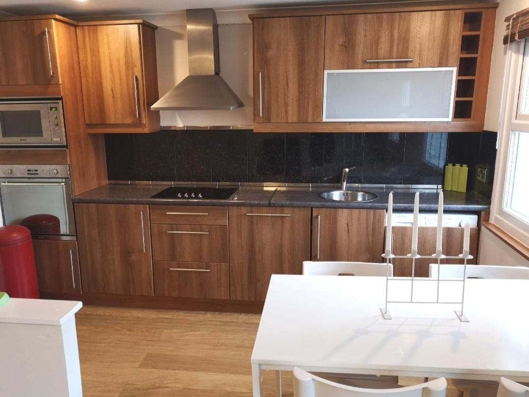 Victorian Pimlico Retreat: Spacious One-Bedroom with Prime Location London Exterior photo