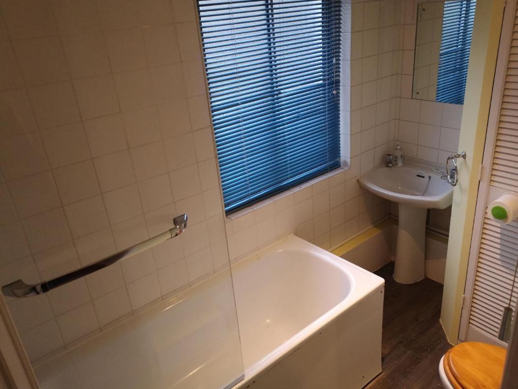 Victorian Pimlico Retreat: Spacious One-Bedroom with Prime Location London Exterior photo